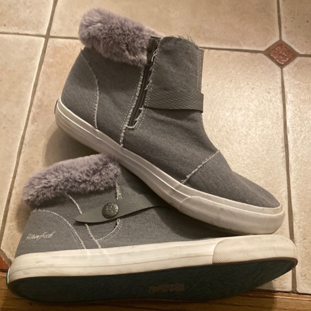 Blowfish Malibu cotton gray ankle bootie with faux fur trim